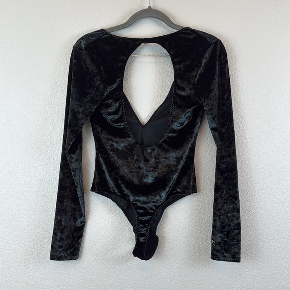 Victoria's Secret Black Fitted Cut Out Velvet Bodysuit Size XS/S - Picture 2 of 5